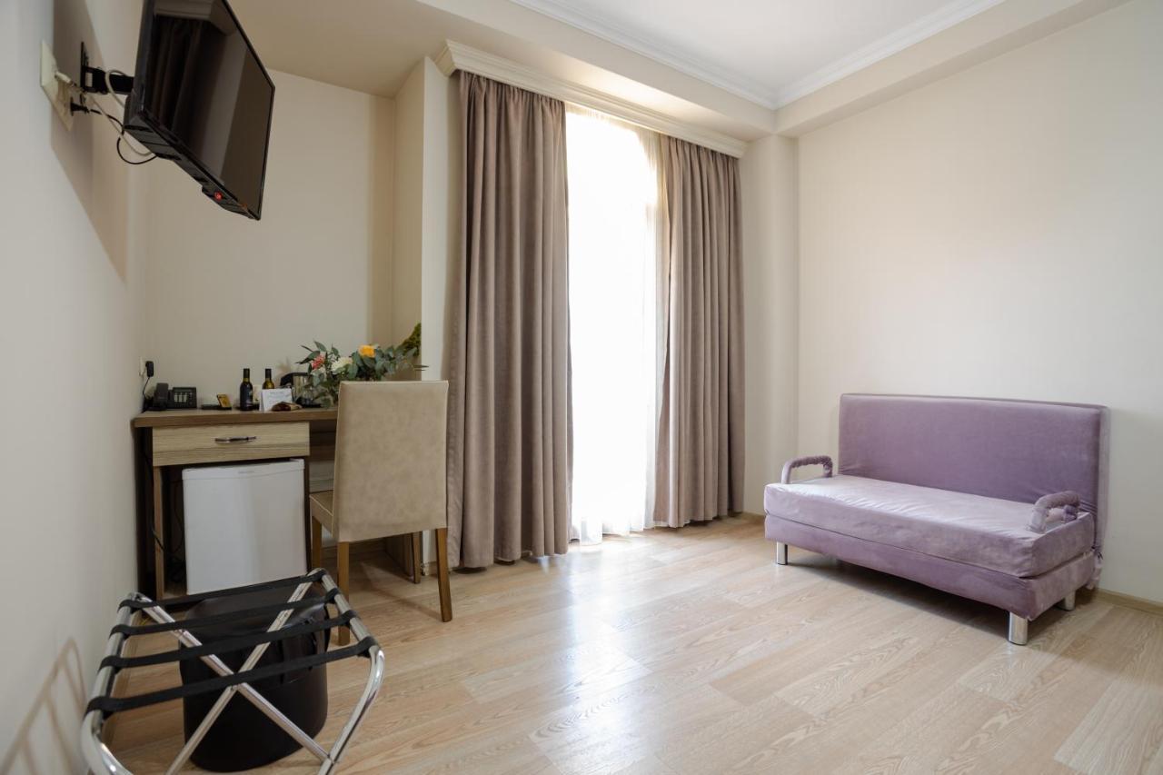 Daisi Sunset 3* باتومي